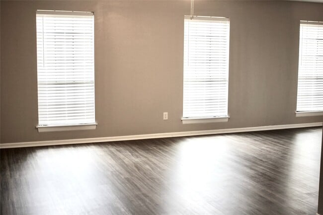 Photo - 4110 Valley Haven Dr