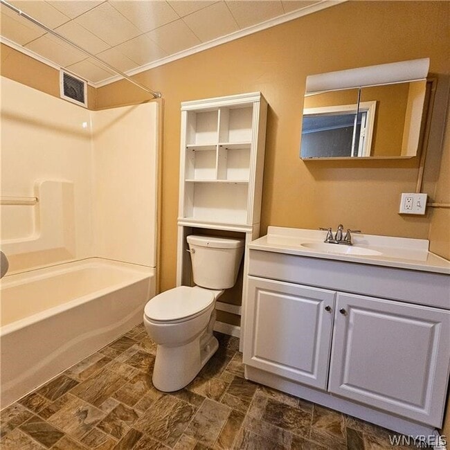 Photo - 335 N Main St