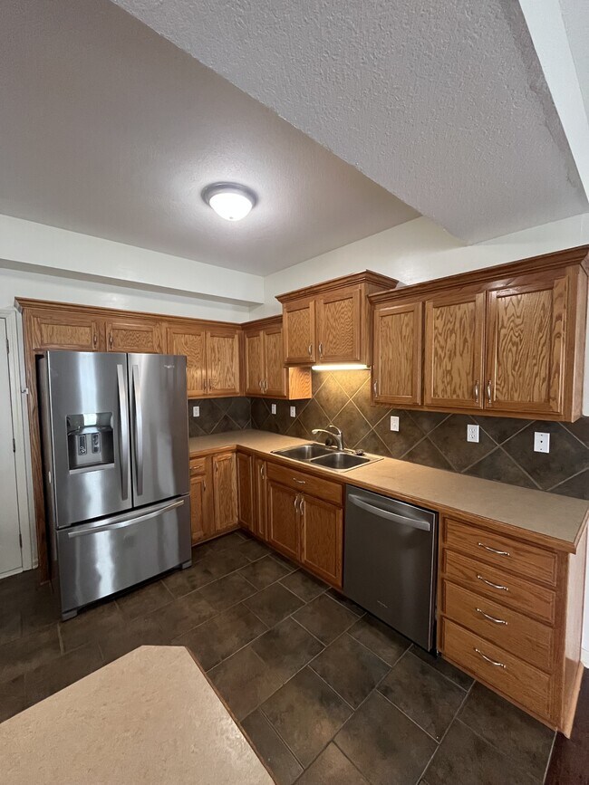 Photo - 1204 Dustins Way