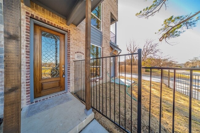 Photo - 1617 Mignon Dr