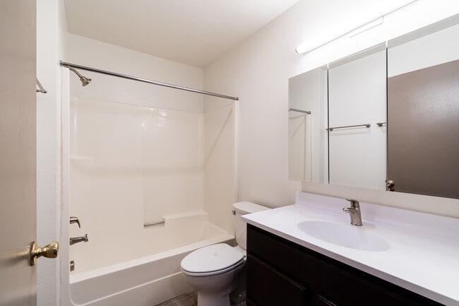 Photo - Peaks at Ellis View