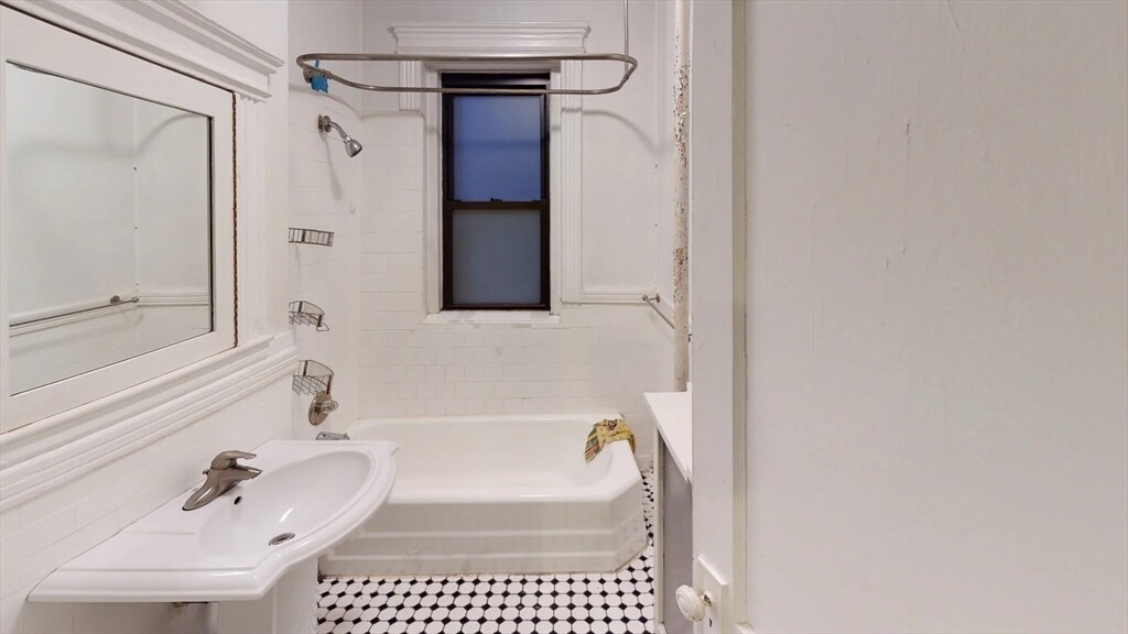 Photo - 52 Charlesgate E Unit 161