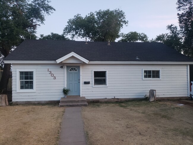 Photo - 1303 28th St House