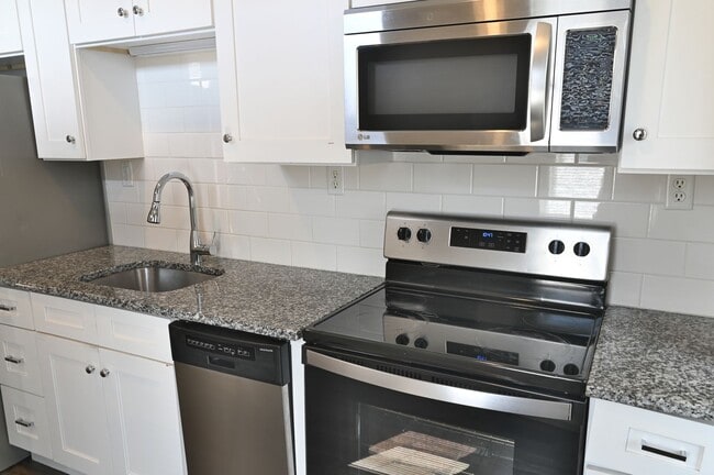 Photo - Eye-Catching 2 Bedroom in Heart of Midtown