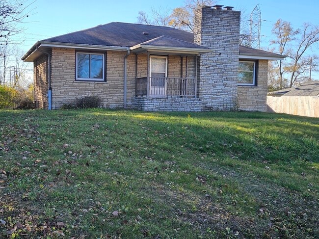 Building Photo - 811 Hoyle Rd