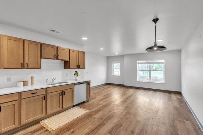 Lindoo School Apartments and Townhomes