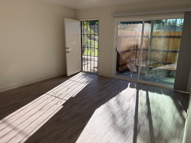 Photo - 407 Requeza St Unit E-3