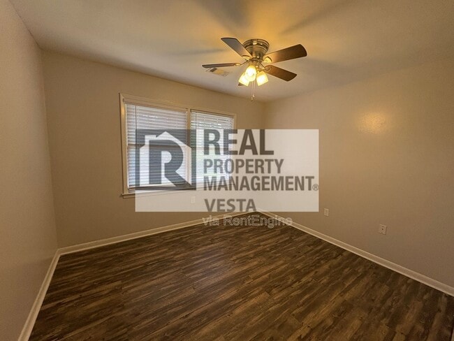 Photo - 406 Russell Pkwy Unit 4