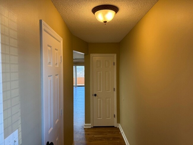 Photo - ** Holiday Special ** No rent until January 1st, 2026 plus $100 CASH bonus - Exp. 12/31/25