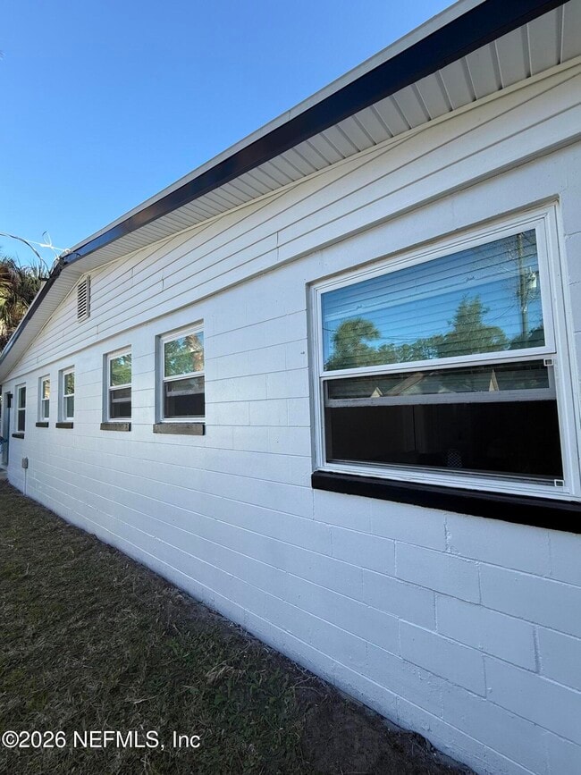 Photo - 696 Kestner Rd