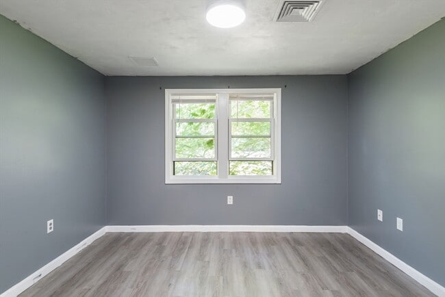 Photo - 483 Liberty St