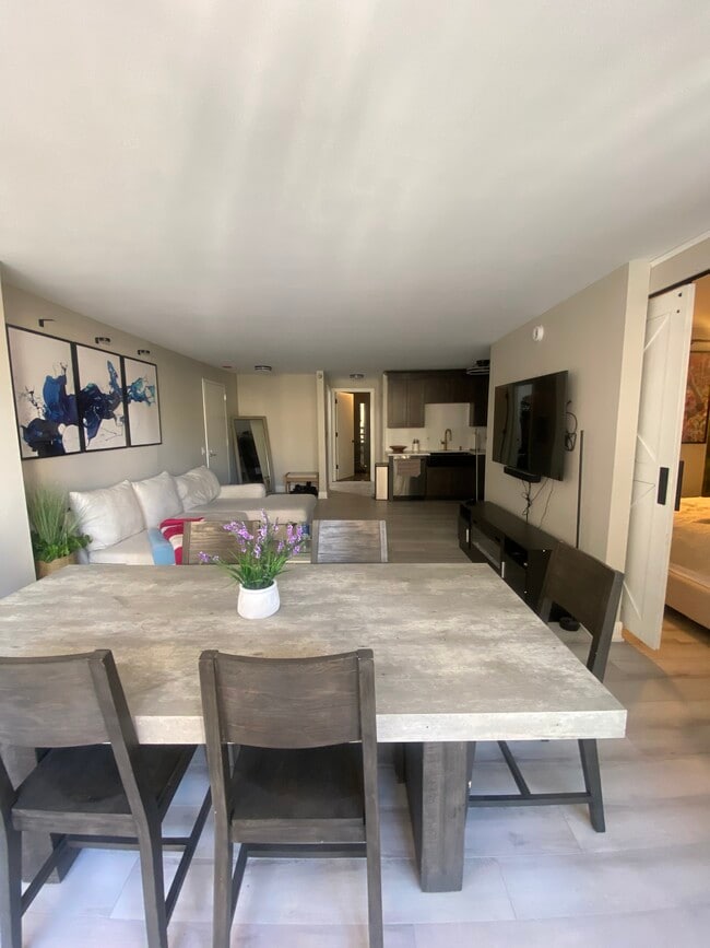 Photo - 545 N Dearborn St Unidad 1206