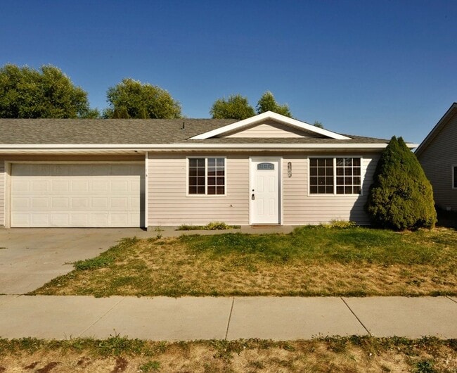 Photo - 3 bed 2 bath rancher duplex (stainless appliances & granite counters)