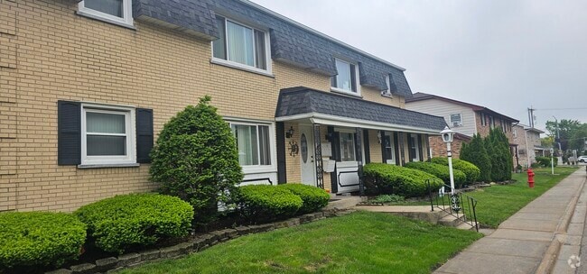 Building Photo - 7506 Country Ln Unit 1N Rental