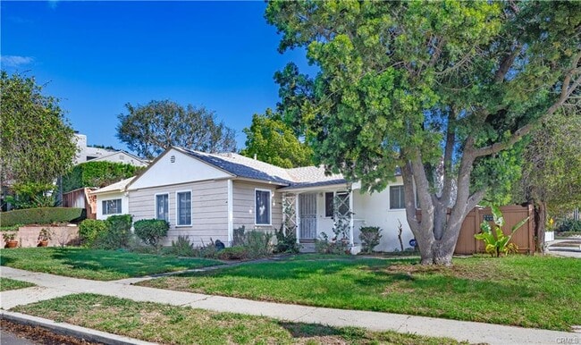 Building Photo - 3388 Rosewood Ave