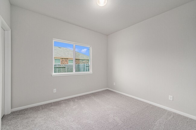 Building Photo - 12983 Skyline Dr
