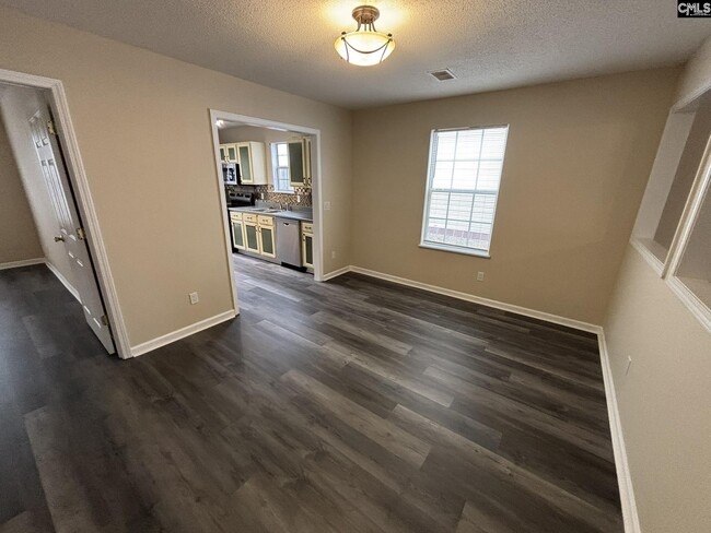 Photo - 107 Chapelwood Dr