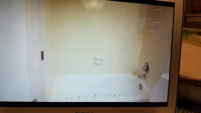 Downstairs full bath - 3113 Wayside St