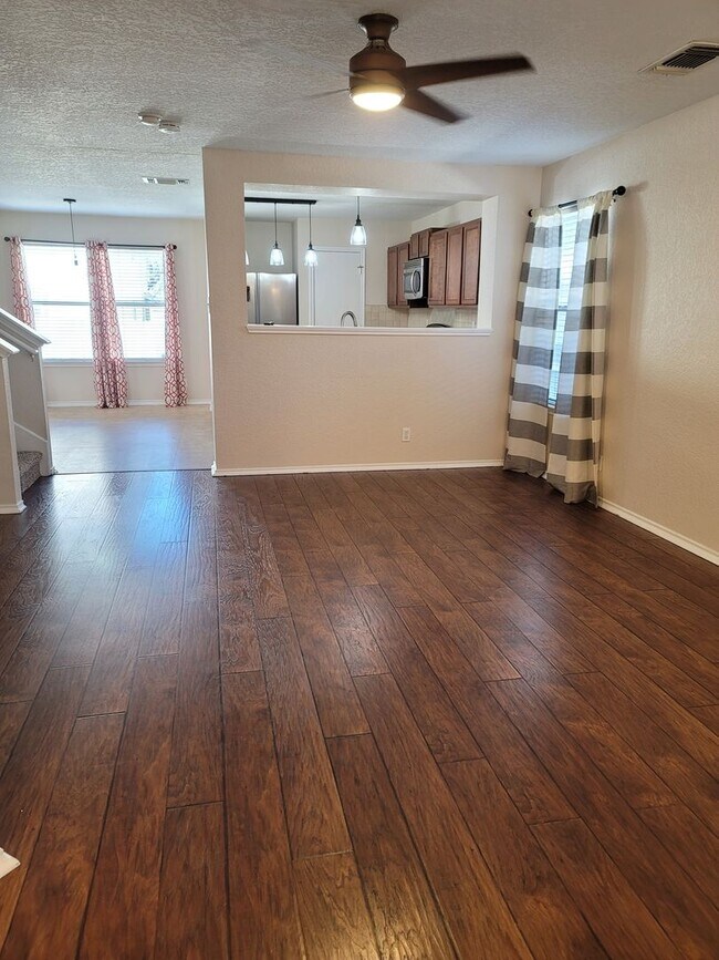 Photo - Spacious 3BR 2BA 1 Car Garage