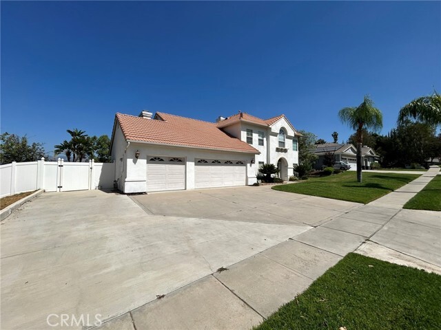 Photo - 629 Golden W Dr