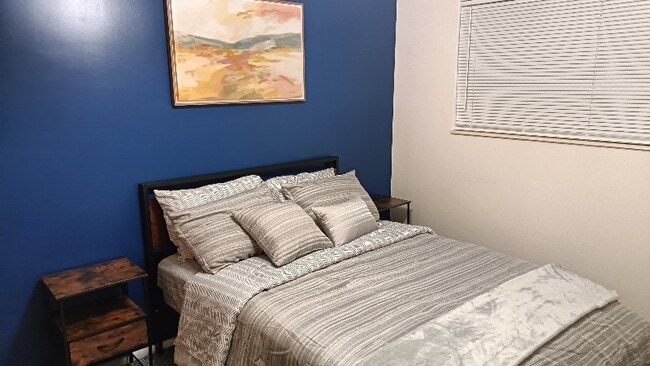 Photo - 557 Laker Wy