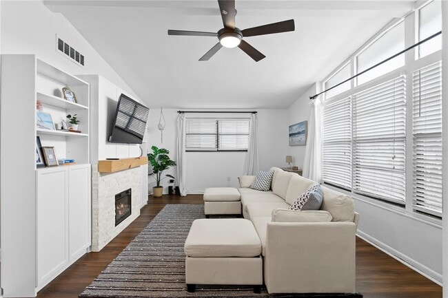 Photo - 2407 S Lois Ave