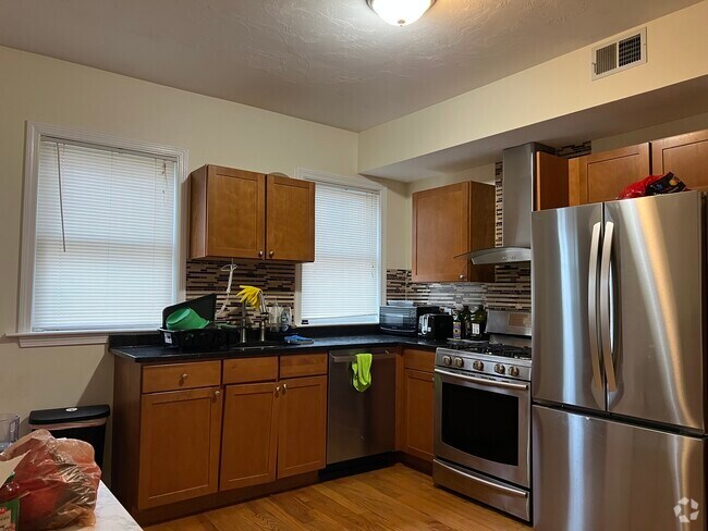 Building Photo - 12 Weld Hill St Unit 2 Rental