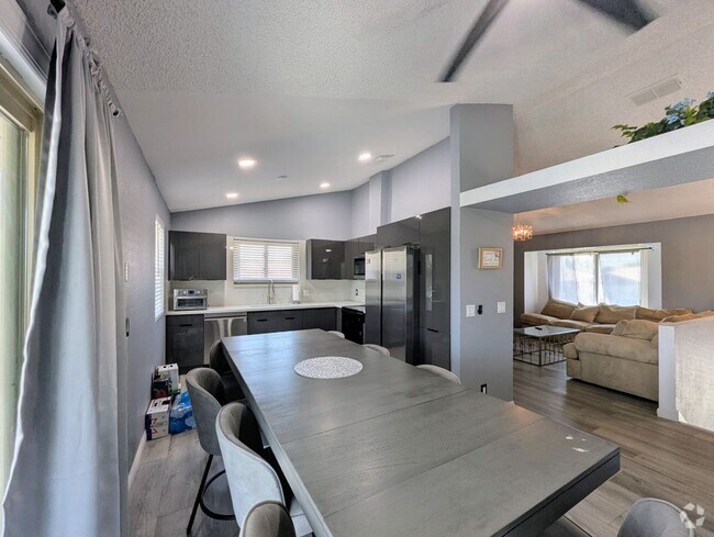 Building Photo - 8914 W Encanto Blvd Rental