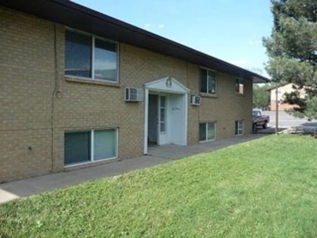 Building Photo - 2 bedroom 1 bath | Near downtown Golden | Lots of natural light | Unit 1409 Utah St  A