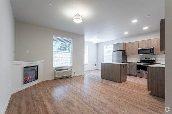1BR, 1BA - 709 SF