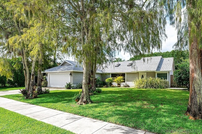 Photo - 1252 Raintree Ln