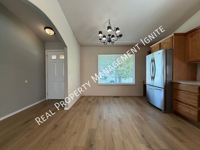 Photo - 309 NW Antler Loop
