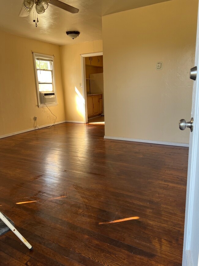 Photo - 701 SE 43rd St