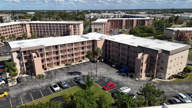 Building Photo - 4121 Heron Way Unit #108