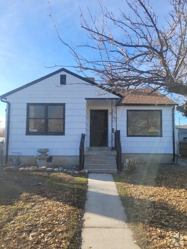 Building Photo - Salt Lake 5 Bedroom Home