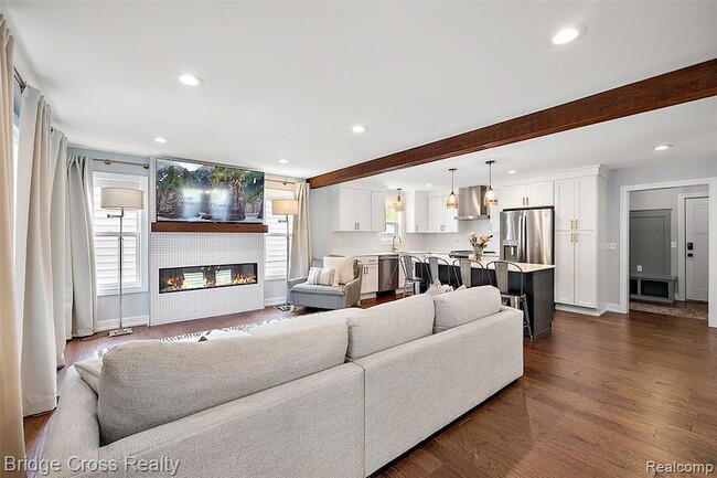 Photo - 1410 Mclean Ave