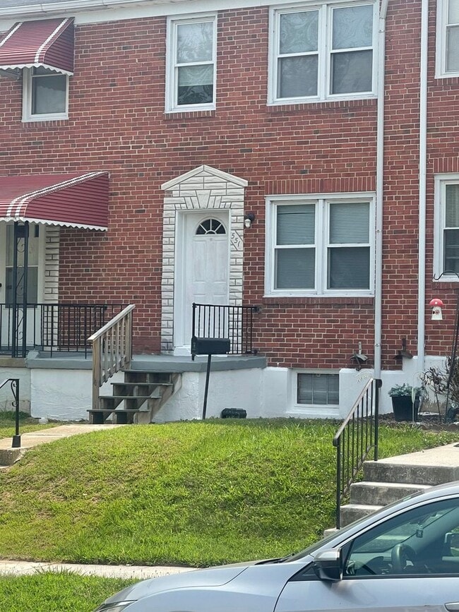 Building Photo - 551 Welbrook Rd