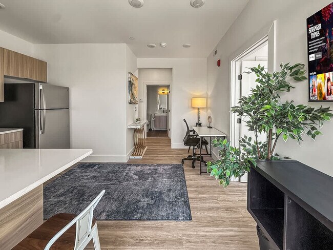 Photo - 2400 E Huntingdon St Unit ID1075555P