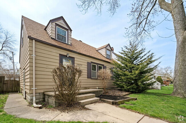 Building Photo - 3633 178th St Rental
