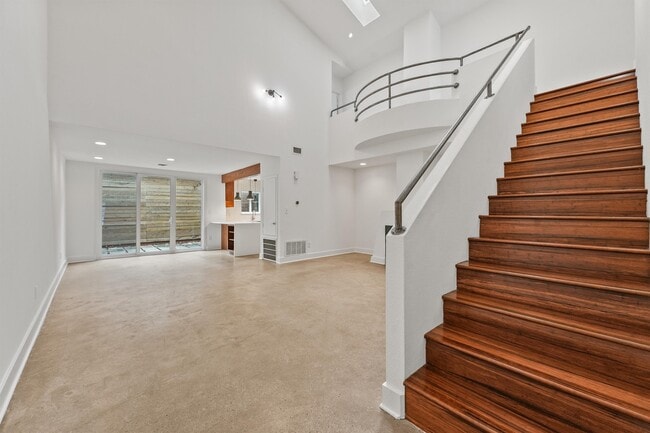 Photo - 2321 Commonwealth St