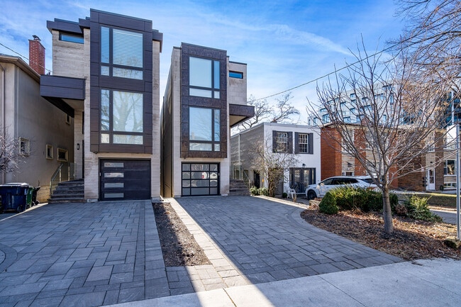 Photo - 209B Glengarry Ave