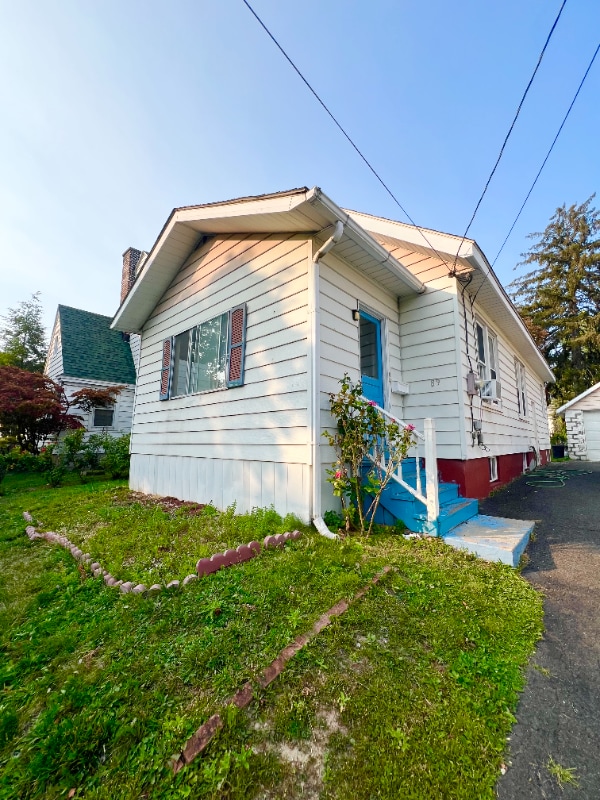 Building Photo - 89 Benson St Rental