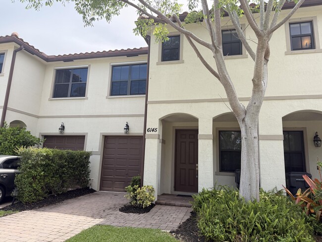 Building Photo - 6145 Bangalow Dr