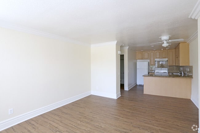 3 BR, 2 BA - 1200 SF