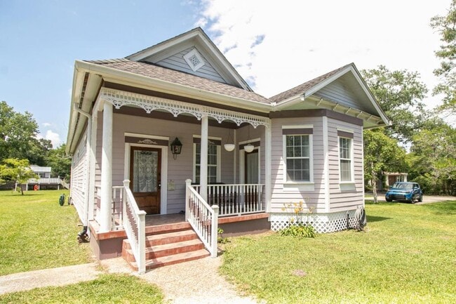 Photo - 228 Commerce St