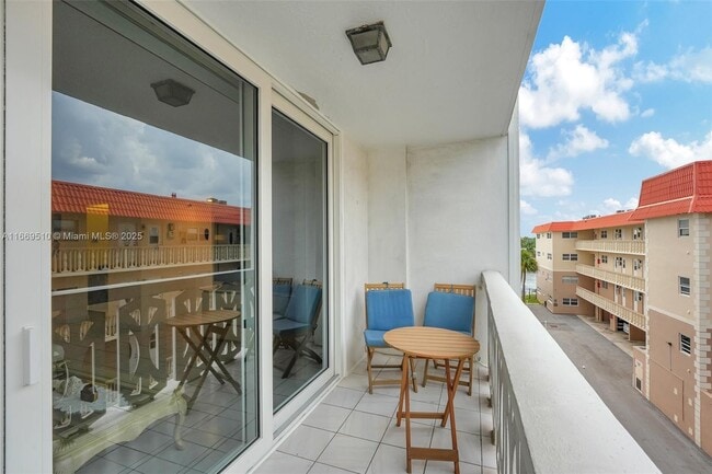Photo - 3113 S Ocean Dr Condo Unit 402