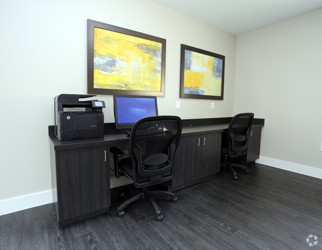 Photo - Hilltop Apartments