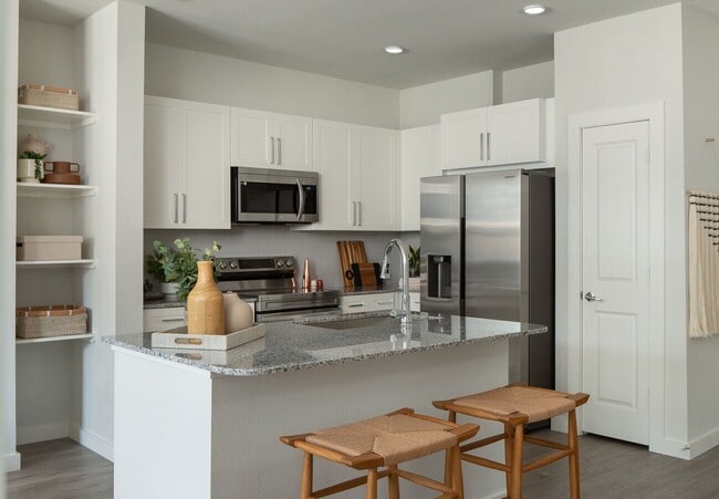Building Photo - Live Modern + Save Big! Unit PEDK2