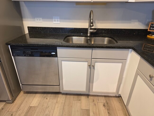 Photo - 1101 S State St