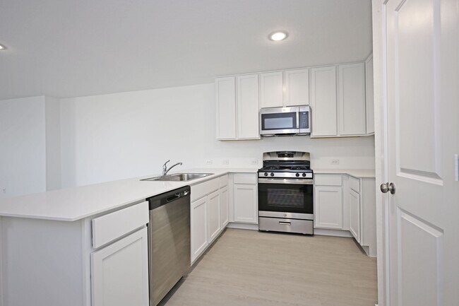 Photo - 7411 Spinel Way